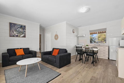 Riversands Rest Accommodation Paringa - Tea Tree Cottage - Accommodation Cooktown 1