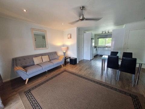 Residential Two-bedroom Unit On The Strand, Self-check In, Wi-fi - Accommodation Cooktown 0