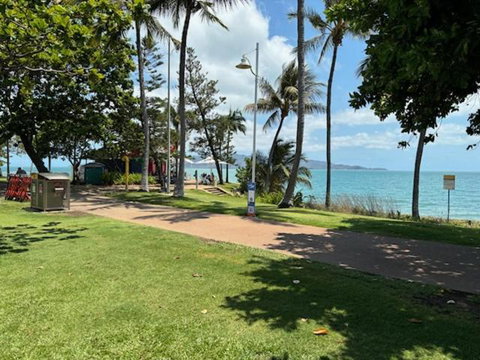 Residential Two-bedroom Unit On The Strand, Self-check In, Wi-fi - Accommodation Cooktown 1