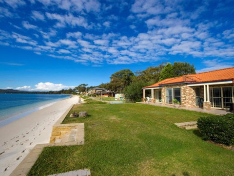 Salamander Beach Front - Accommodation Cooktown 0