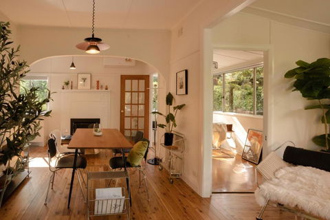 Romantic Garden Cottage With Home Cinema - Accommodation Cooktown 1
