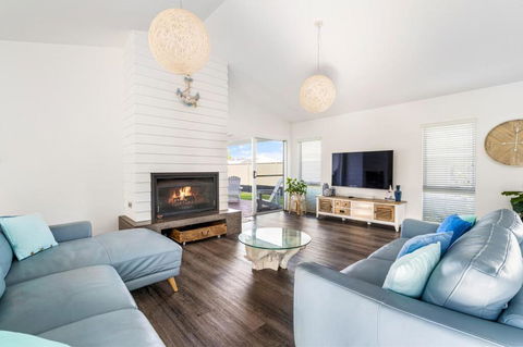 Ryze N Shine I Private Properties - Accommodation Cooktown 2