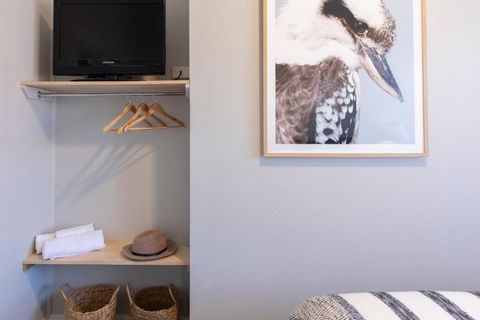 Robertson Public House And Kitchen - Accommodation Cooktown 1