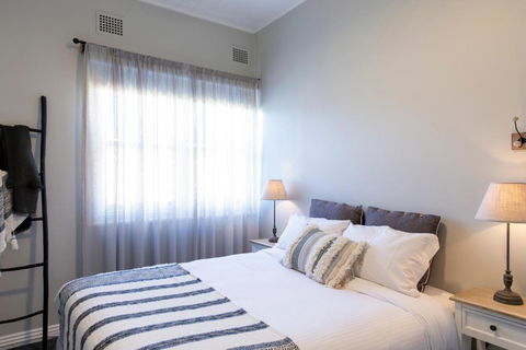 Robertson Public House And Kitchen - Accommodation Cooktown 2