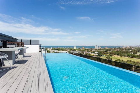 Rooftop Infinity Pool - St Kilda Luxury - Accommodation Cooktown 0