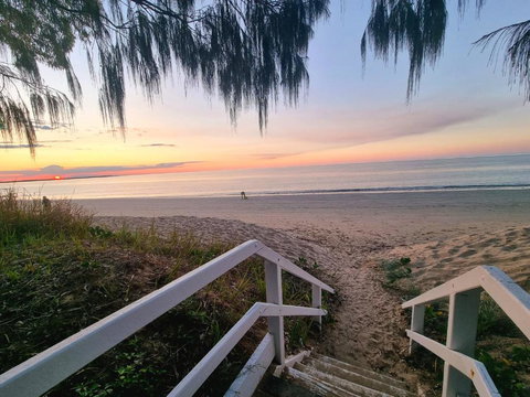 Rosalynda- Luxury Beachfront 3 BR Townhouse - Accommodation Cooktown 0