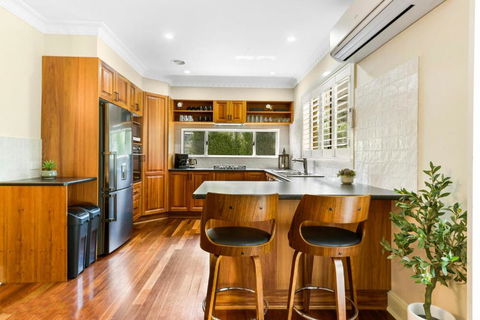 Roselawn Manor - 5 Bedroom Entertainer - Accommodation Cooktown 0