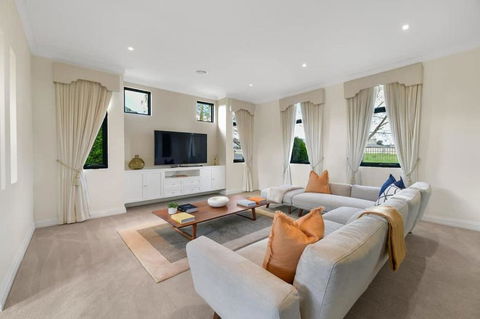 Roselawn Retreat - Pool, Incredible Views, Sleeps 8 - Accommodation Cooktown 1