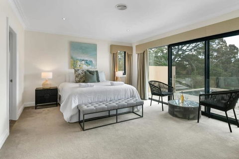 Roselawn Retreat - Pool, Incredible Views, Sleeps 8 - Accommodation Cooktown 2