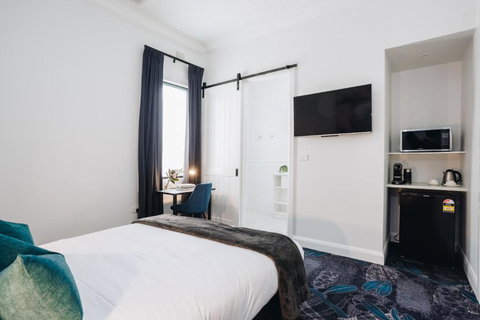 Royal Hotel Wyong - Accommodation Cooktown 2