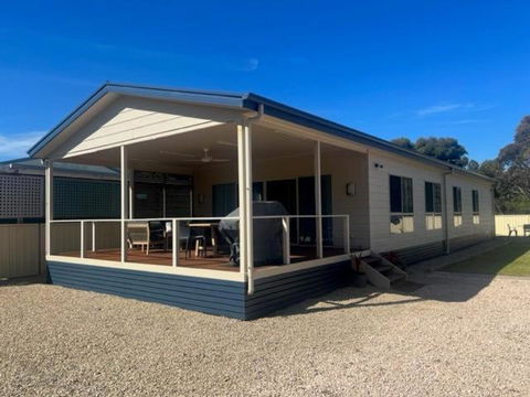 Royston Retreat - Accommodation Cooktown 0