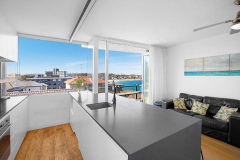 S16S - Bondi Vistas - Accommodation Cooktown 0