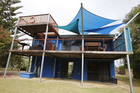 Sail House Overlooking Lancelins Main Park - Accommodation Cooktown 0