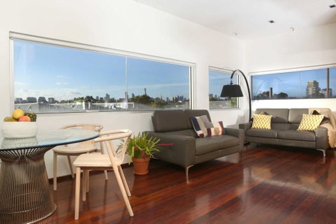 Saint George - The Townhouse - Accommodation Cooktown 2