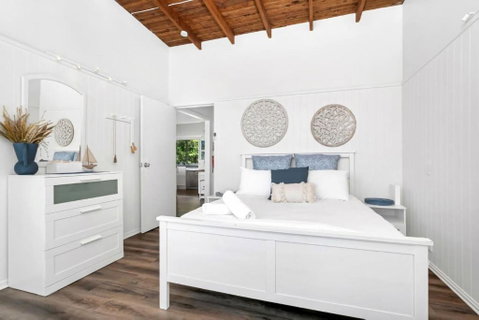 Sally Beach House With Ocean Views - Accommodation Cooktown 2