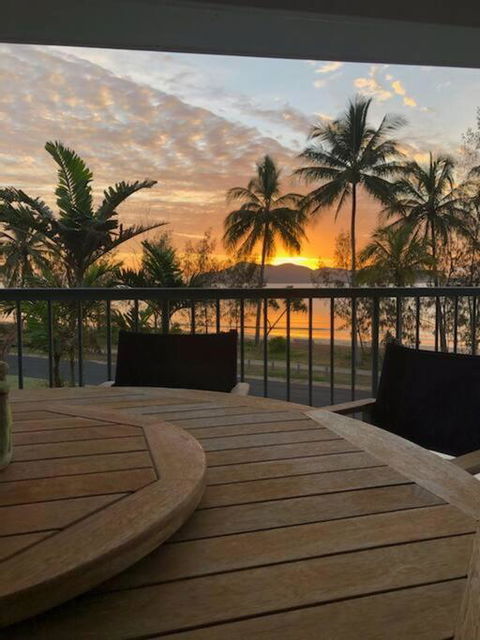 Salt On South - Beachfront Bliss - Accommodation Cooktown 2