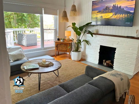 Saltwater Sunsets Seaside Haven With Ocean Views - Accommodation Cooktown 2