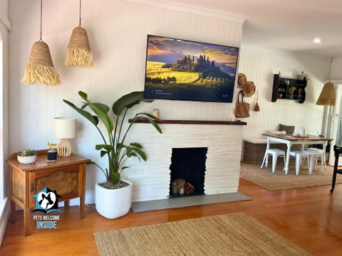 Saltwater Sunsets Seaside Haven With Ocean Views - Accommodation Cooktown 3