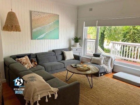 Saltwater Sunsets Seaside Haven With Ocean Views - Accommodation Cooktown 1