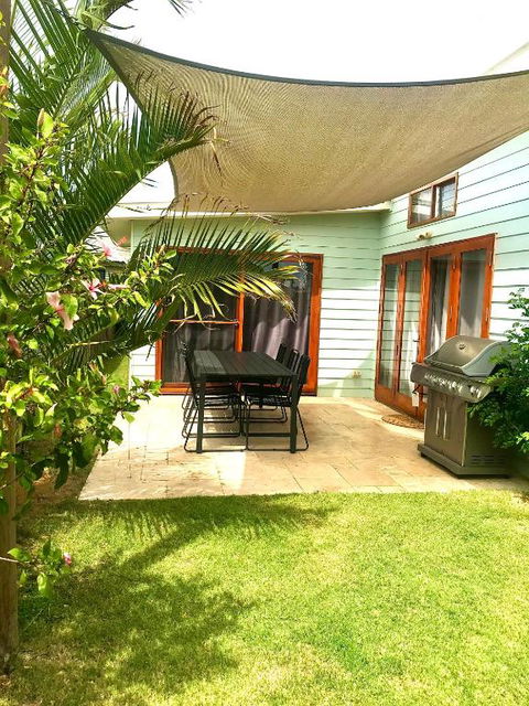 Salty Blue Beach House - Accommodation Cooktown 0