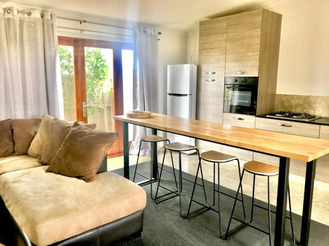 Salty Blue Beach House - Accommodation Cooktown 3