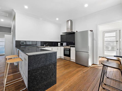 Salty Sea Cottage - Accommodation Cooktown 1