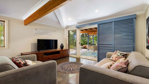 Salty Seaside - Accommodation Cooktown 2