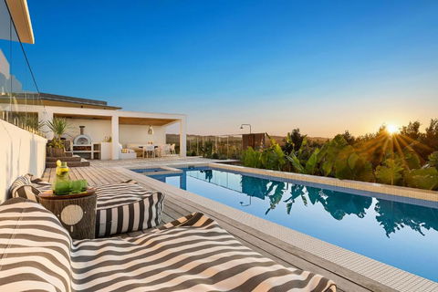 Sanctuary Spaces - Sundowner - Accommodation Cooktown 1