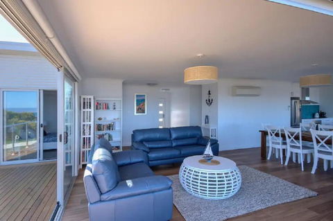 Sandbar Beach House - Accommodation Cooktown 2