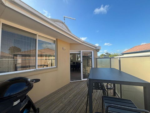 Sandpiper 10 - Close To Town And Beach - Accommodation Cooktown 3