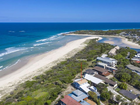 Sandpiper Beachfront House - Hastings Point - Accommodation Cooktown 2
