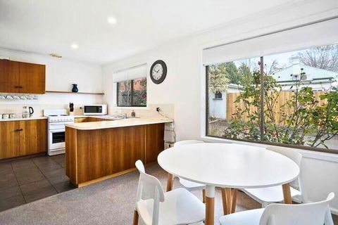 Sandy Bay Cozy Cottage Close To CBD - Accommodation Cooktown 1