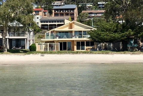 Sandy Beach House Corlette Unit 1 Waterfront WI-FI Aircon - Accommodation Cooktown 0