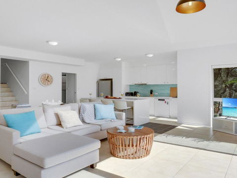 Sandy Cove - Accommodation Cooktown 2