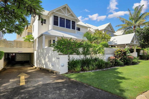 Sandy Cove @ Royle Palms - Accommodation Cooktown 0