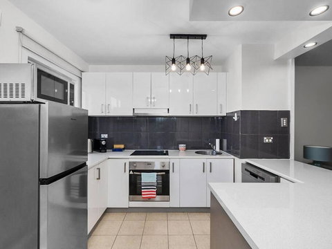 Sandy Bay Apartment With Hobart River View, Near UTAS - Stroll To Cafes And Shops - Accommodation Cooktown 3