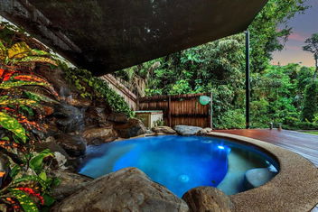 Secluded Romantic Getaway For Two - Kuranda Queensland with Accommodation Cooktown