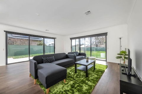 Sensational New Townhouse - Accommodation Cooktown 1