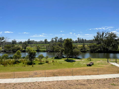 Stirling Estate Chalets - Accommodation Cooktown 2