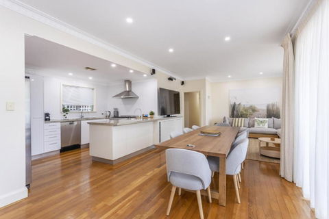 Swanbourne Family Home - Executive Escapes - Accommodation Cooktown 0