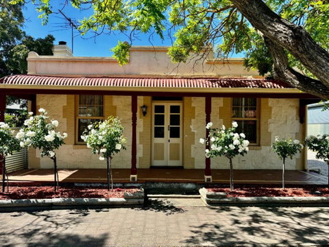 Telegraph Cottage - Accommodation Cooktown 0