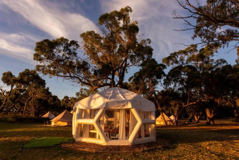 Taj Mahal Upgraded Hex Bubble - Accommodation Cooktown 0