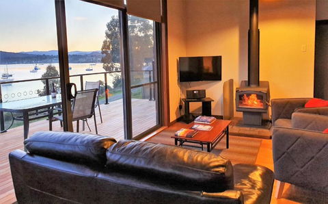 The Beach House- Private Jacuzzi And Wood Fire! - Accommodation Cooktown 1