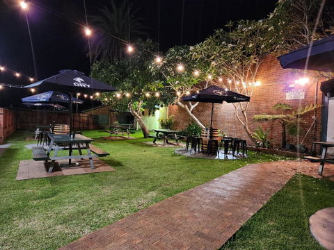 The Exchange Hotel - Accommodation Cooktown 1