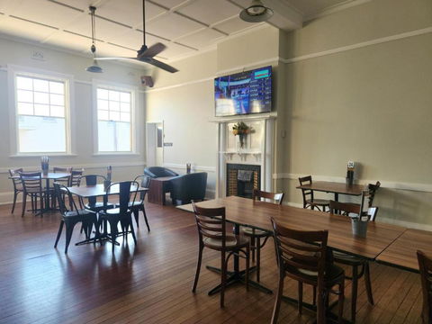 The Exchange Hotel - Accommodation Cooktown 2