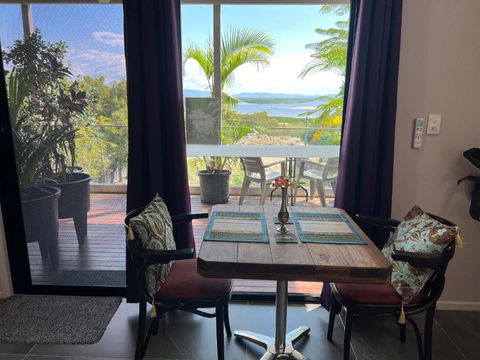 The Frangipani Suite - One Bedroom Apartment In Cooktown - Accommodation Cooktown 1