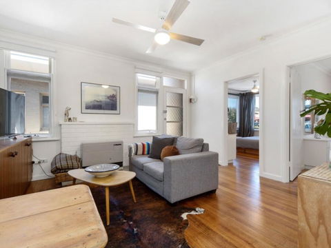 Beachside Apartment - Accommodation Cooktown 1