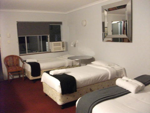 Beerwah Glasshouse Motel - Accommodation Cooktown 3