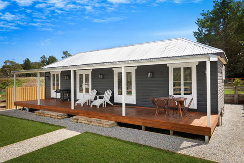 Bellanoon-Pet Friendly Cottage - Accommodation Cooktown 0