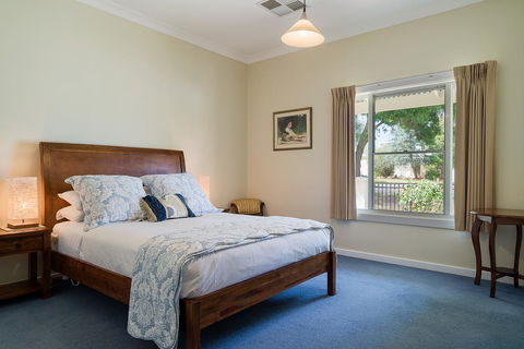Berkeley Street Townhouse - Accommodation Cooktown 2